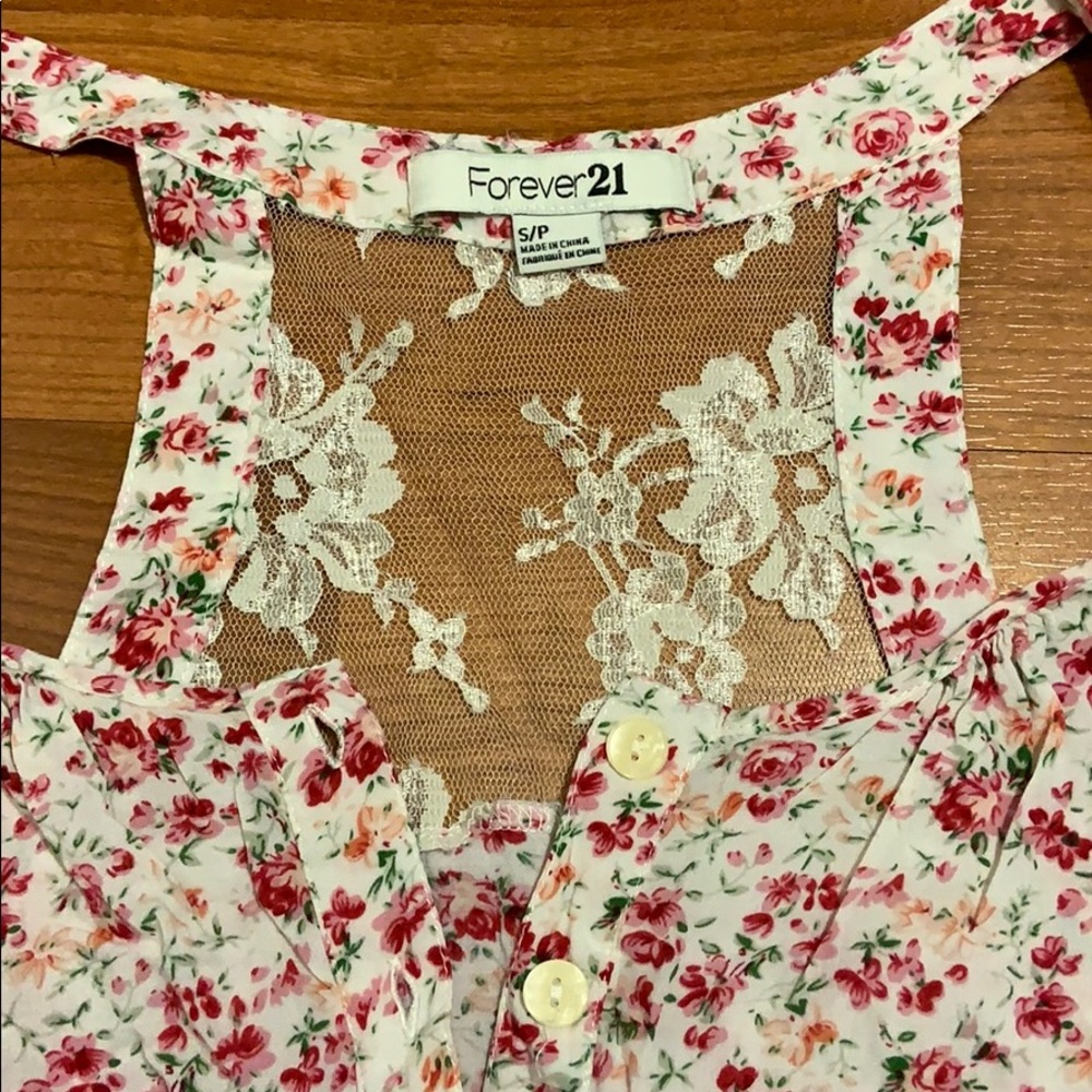 Floral Top - Picture 2 of 2